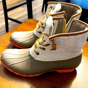 Sperry ducky boots